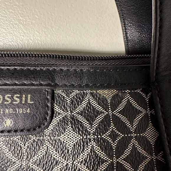 Fossil hand Bag like new - Picture 3 of 6